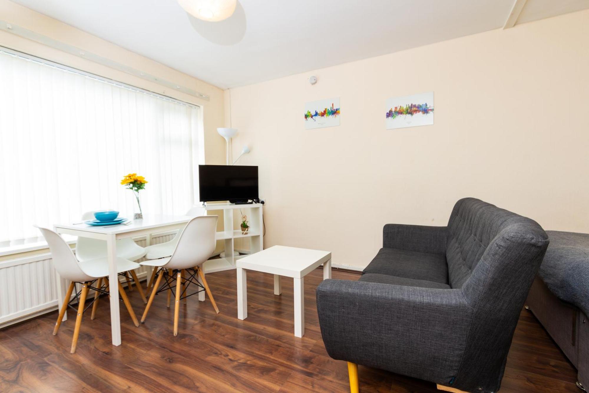Studio In Stretford With Great Transport Links Apartment Manchester Bagian luar foto